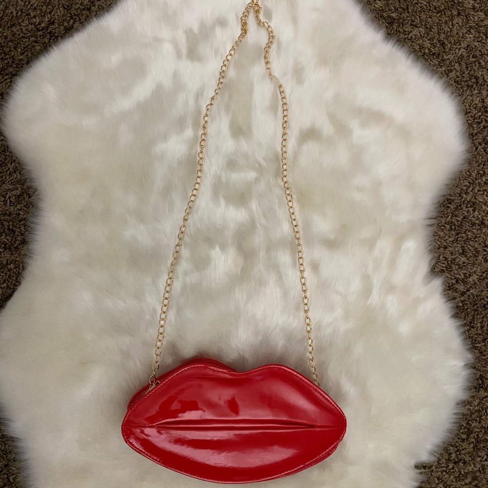 Red Lips Shoulder Bag
